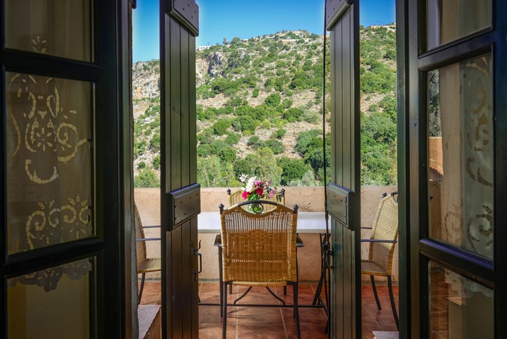 Διαμέρισμα Τριών Δωματίων - Δύο Μπάνια